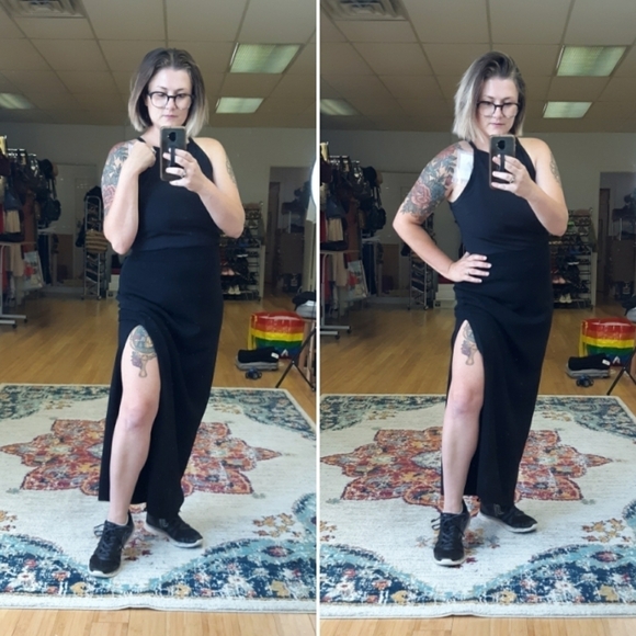 St. John | Knit Collection Maxi Skirt w. Side Slit in Black - Picture 8 of 8